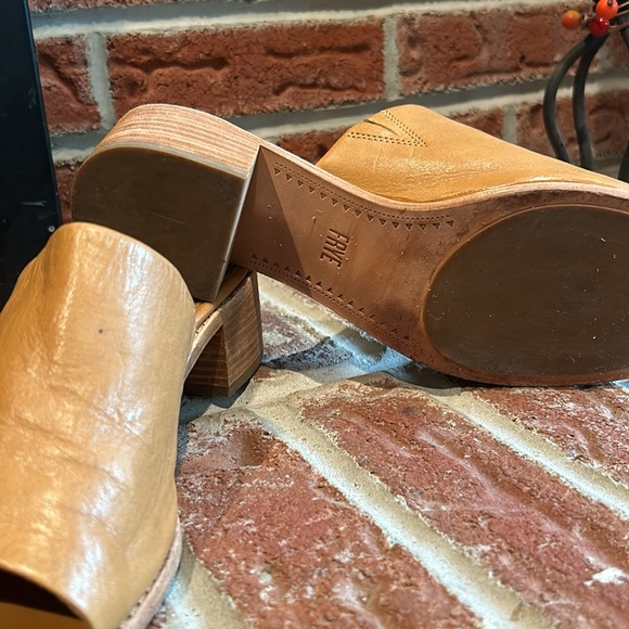 Frye leather sandals, size 9.5, camel color, gently worn once! - Picture 10 of 14